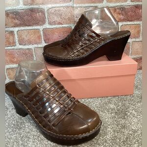 Born womens Woven Wedge Mules heeled Clogs Sandals  size 11